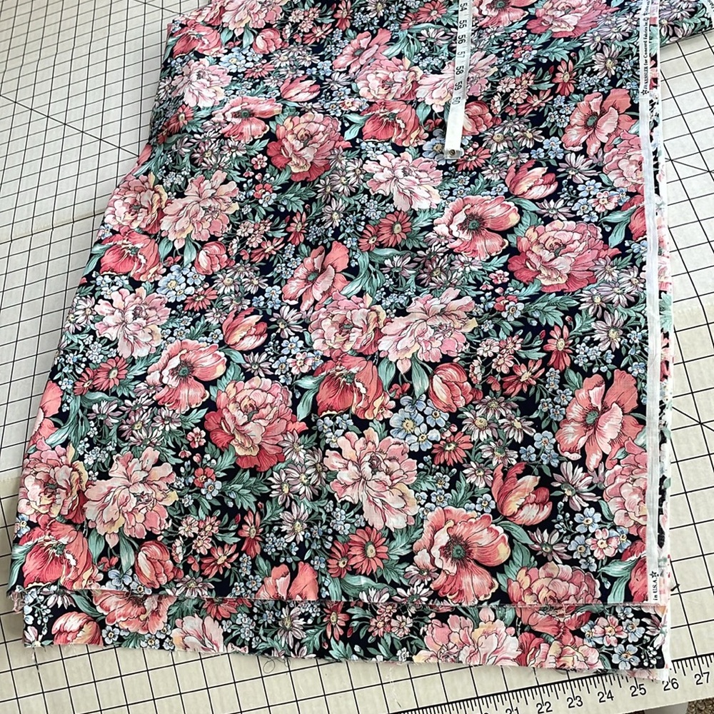 Joan Kessler for Concord Fabrics, floral cottage core motif, 4 yards, 44" wide - Picture 8 of 10
